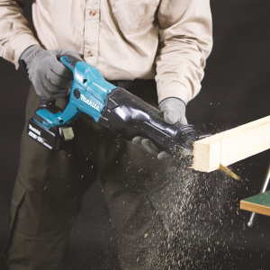 MAKITA DJR186Z PUUKKOSAHA 18V, ISKUN PITUUS 32MM, 3,6KG. RUNKOVERSIO 2