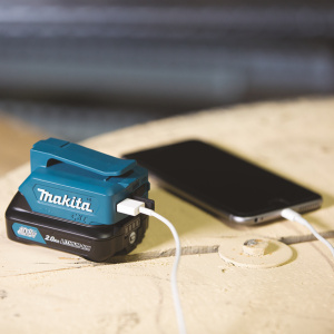 MAKITA SEAADP06 AKKUADAPTERI, MUUTTAA 12V CXT AKUN USB VIRTALÄHTEEKSI 2