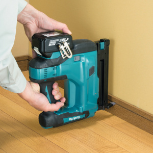MAKITA DBN500ZJ VIIMEISTELYNAULAIN 18V, NAULA 1,2X15-50MM, 18GA. RUNKOVERSIO 2