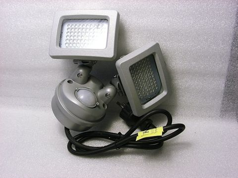 LED VALONHEITIN 2X3,6W / 230V LIIKETUNNISTIN IP44 CRX3051
